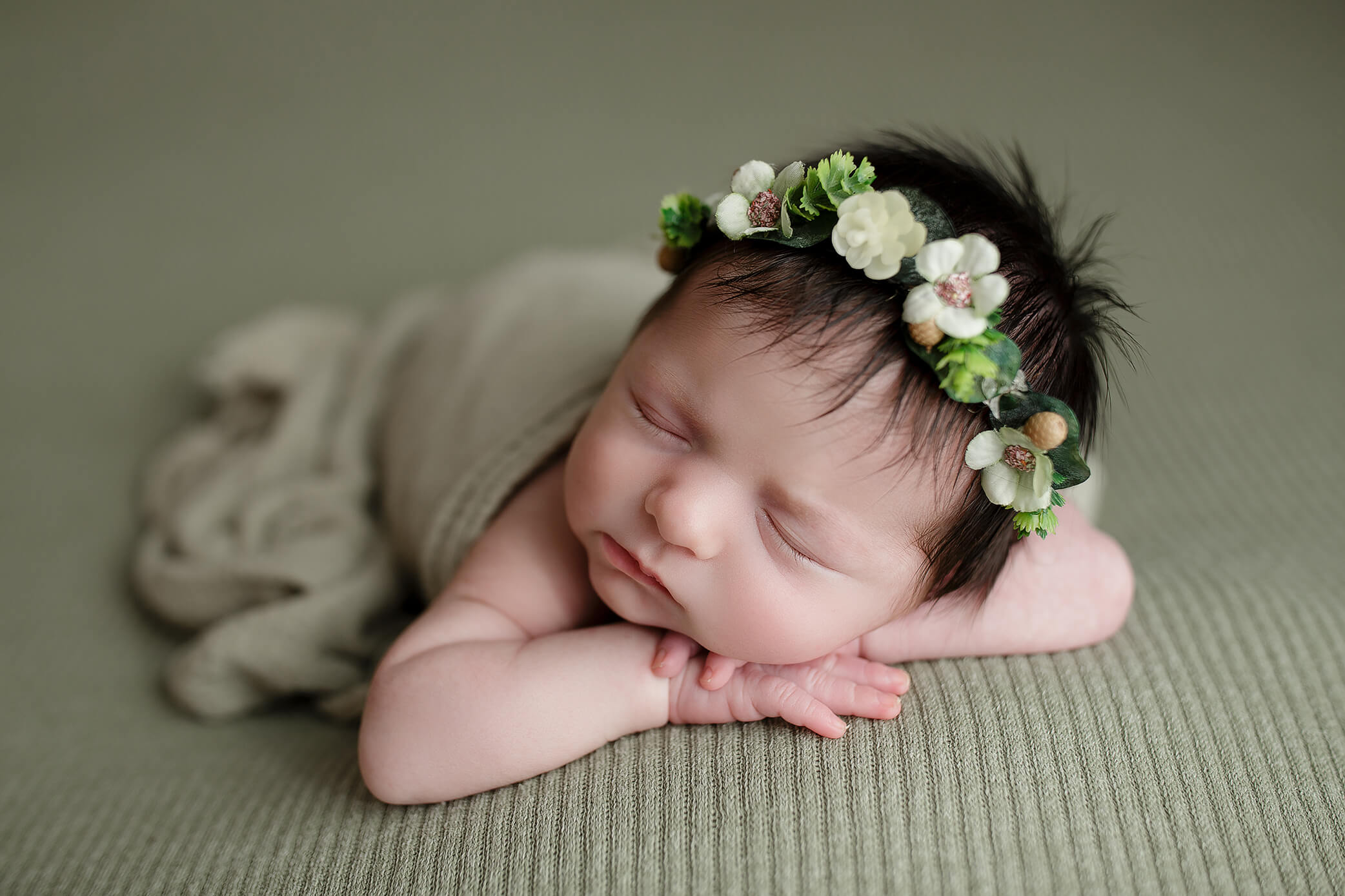 Foceni miminek v newborn atelieru Praha