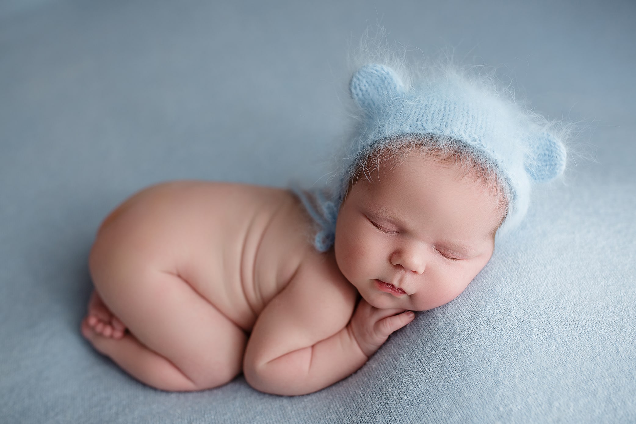 Foceni miminek v newborn atelieru Praha